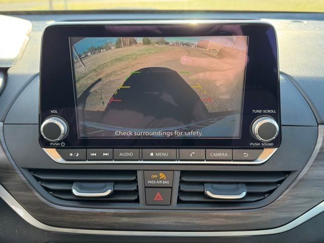 Used 2025 Nissan Altima 2.5 SV FWD image 15