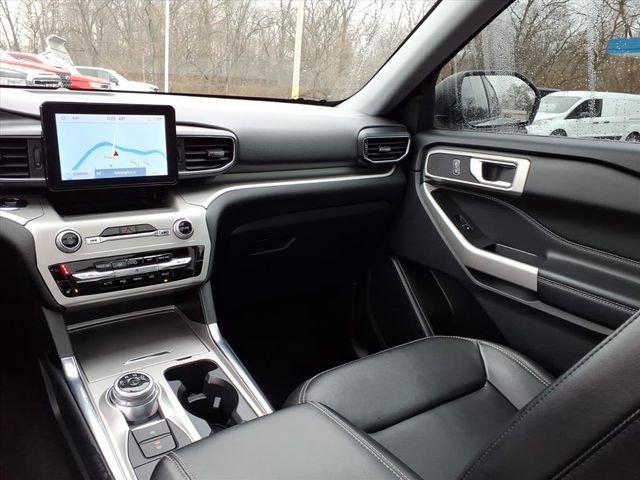 Used 2022 Ford Explorer XLT w/ Equipment Group 202A image 23