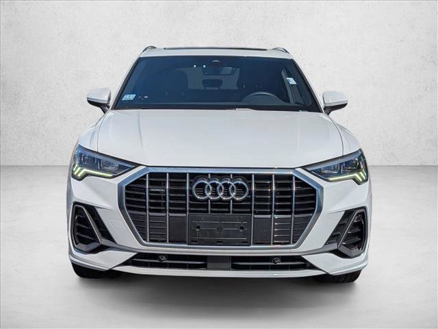Used 2024 Audi Q3 2.0T Premium w/ Convenience Package AWD/4WD image 2