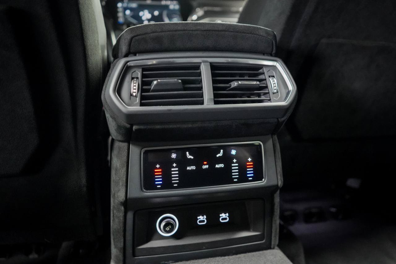 Used 2023 Lamborghini Urus Performante AWD/4WD image 40
