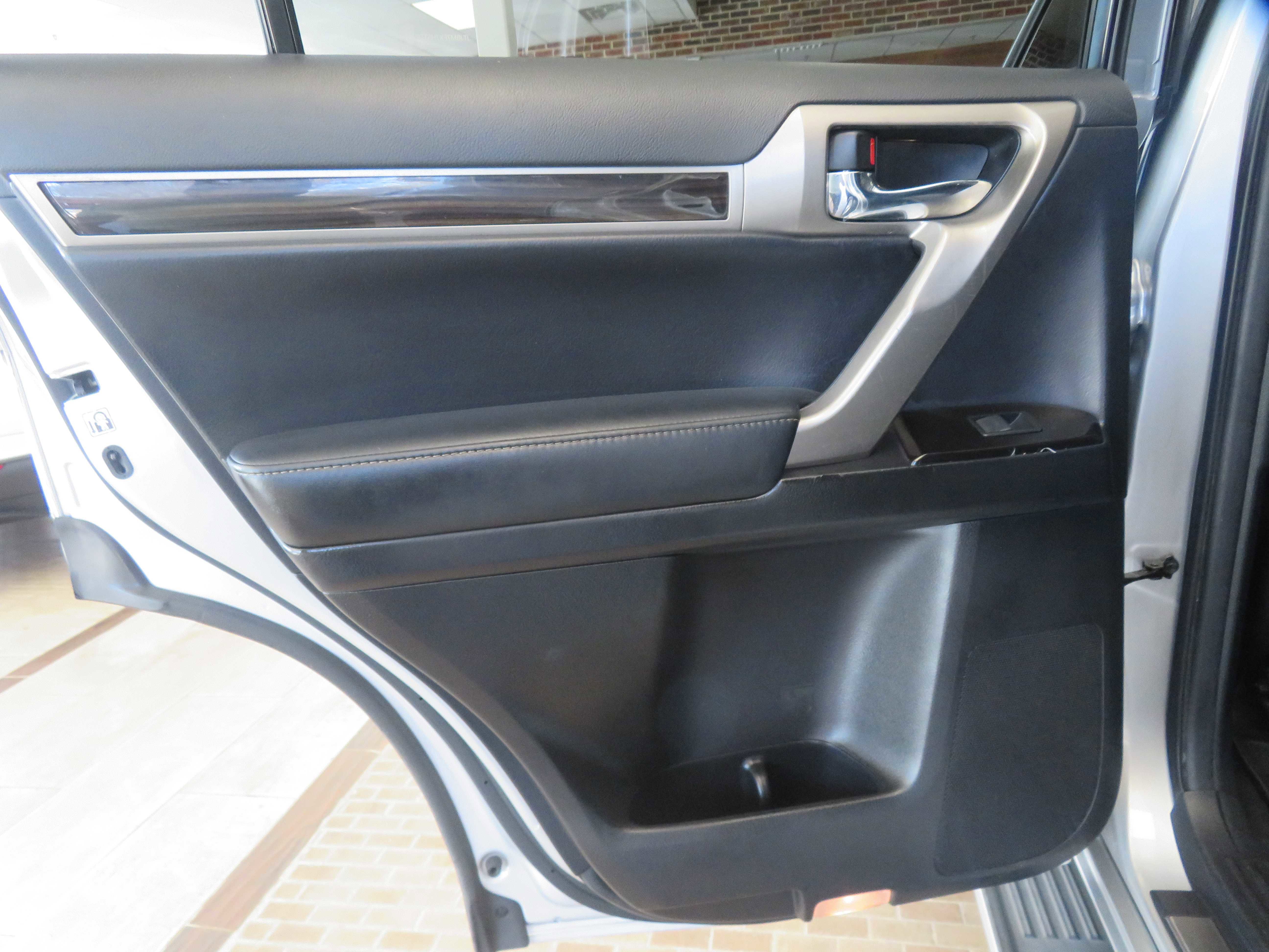 Used 2017 Lexus GX 460 w/ Navigation Package image 17