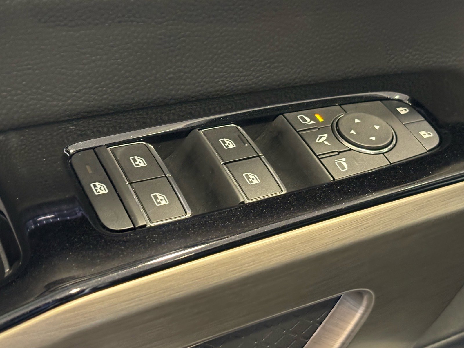 Used 2024 Nissan Pathfinder Platinum w/ Cargo Package image 36