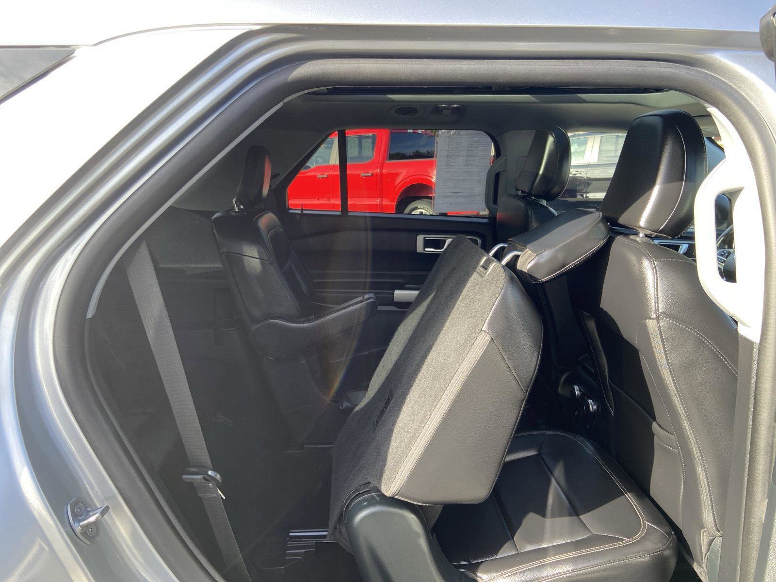 Used 2021 Ford Explorer XLT w/ Equipment Group 202A image 37