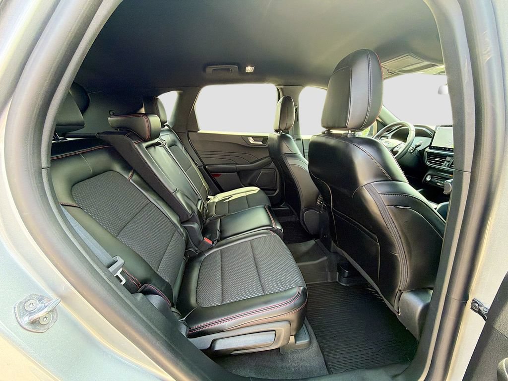 Used 2024 Ford Escape ST-Line w/ Tech Pack #1 AWD/4WD image 29