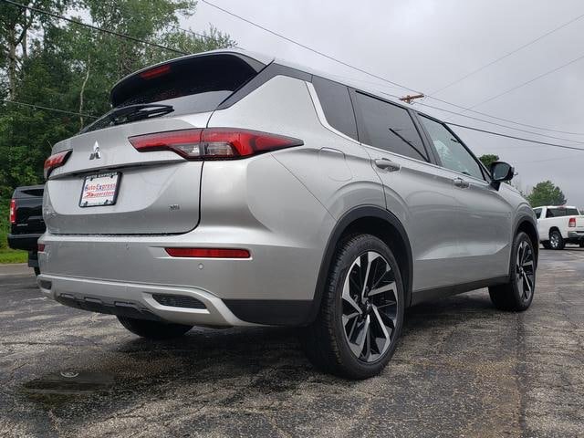 Used 2023 Mitsubishi Outlander SE AWD/4WD image 7
