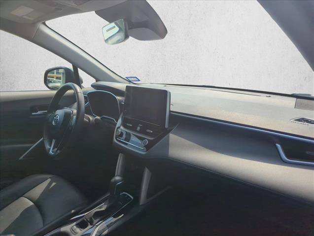Certified 2025 Toyota Corolla Cross XLE FWD image 28
