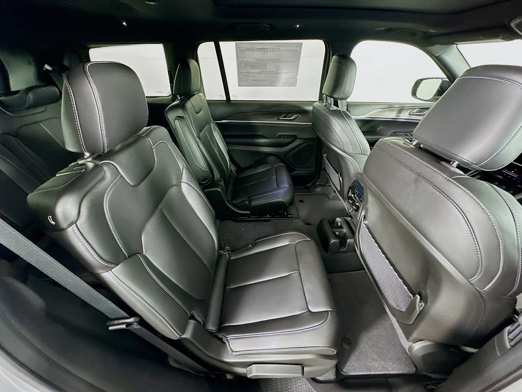 New 2025 Jeep Grand Cherokee L Limited w/ Black Appearance Package image 37