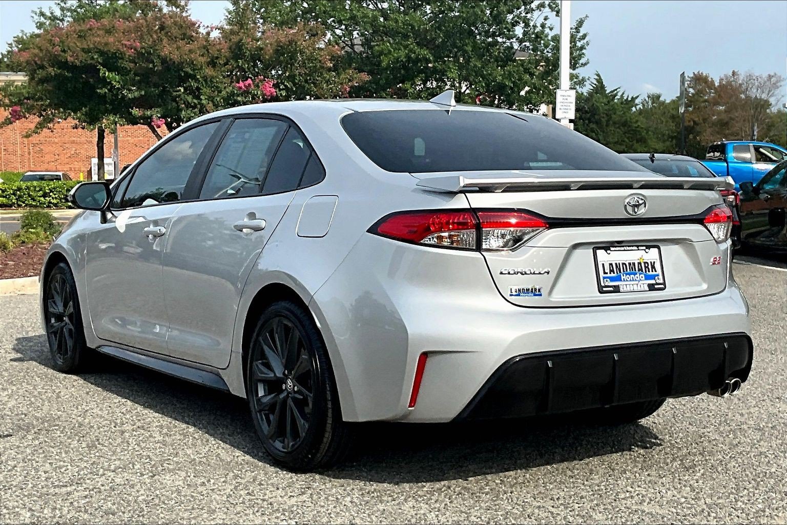 Used 2025 Toyota Corolla SE FWD image 12