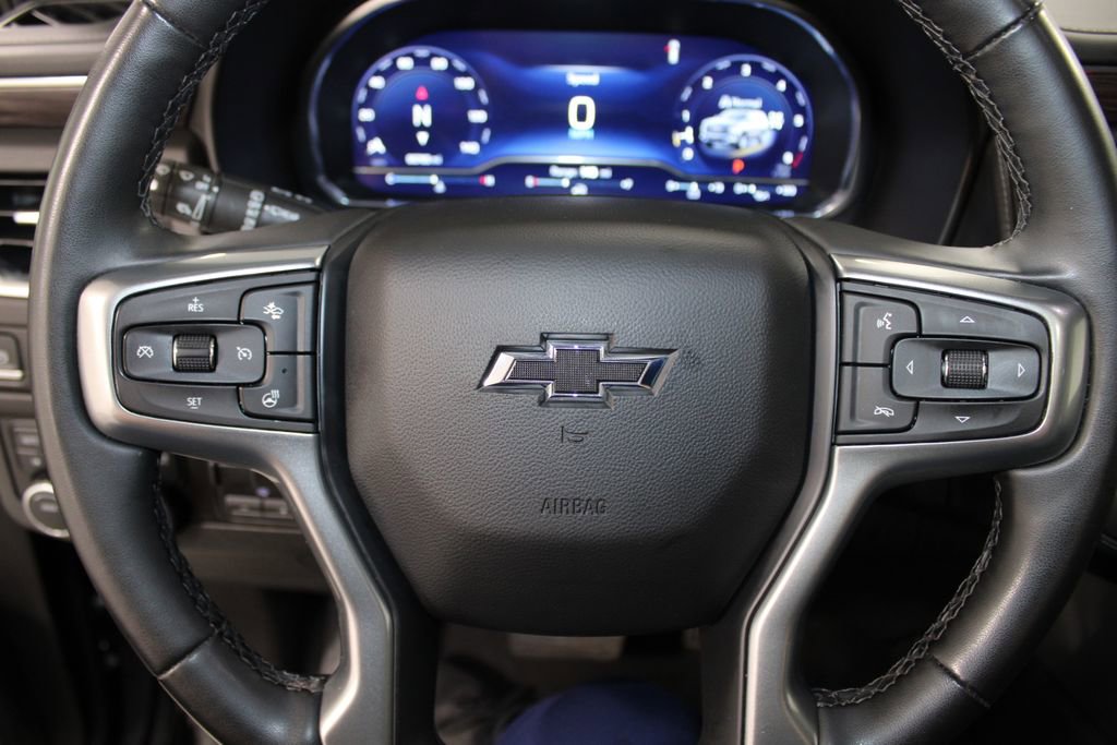 Used 2023 Chevrolet Suburban Z71 w/ Luxury Package image 39