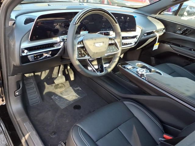 New 2026 Cadillac Lyriq Sport w/ LPO, ONYX Package AWD/4WD image 3