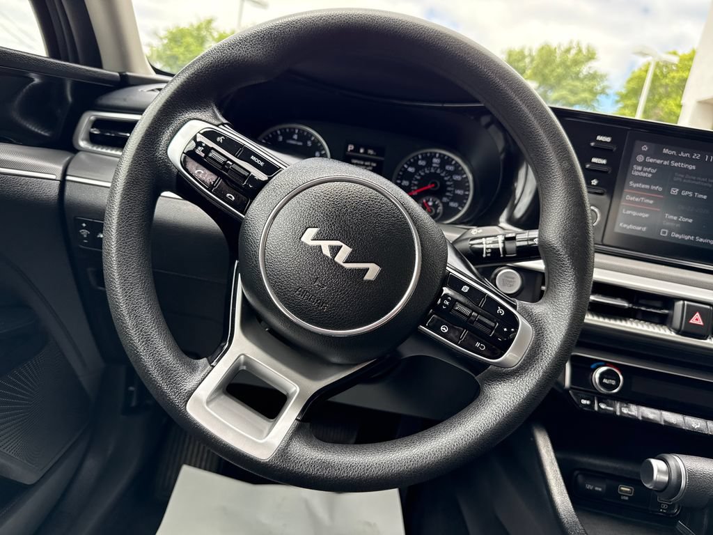 Used 2022 Kia K5 LXS FWD image 14