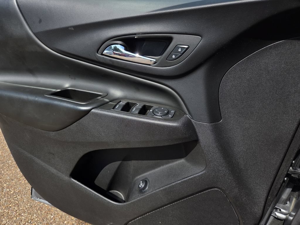 Used 2024 Chevrolet Equinox LT FWD image 17