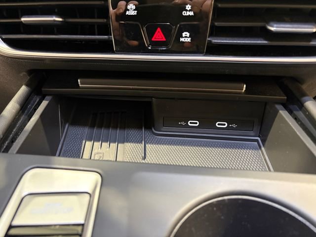 Used 2025 Volkswagen Atlas SE image 10