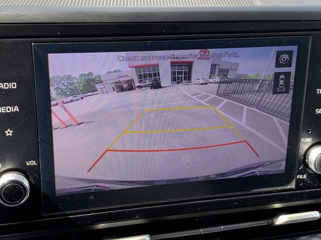 Used 2022 Kia Carnival LX image 22