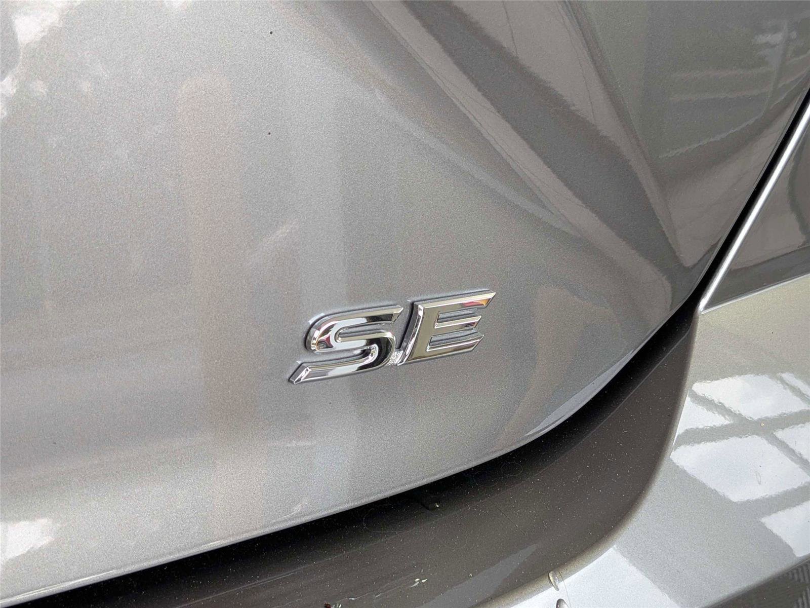 Used 2025 Toyota Camry SE FWD image 7