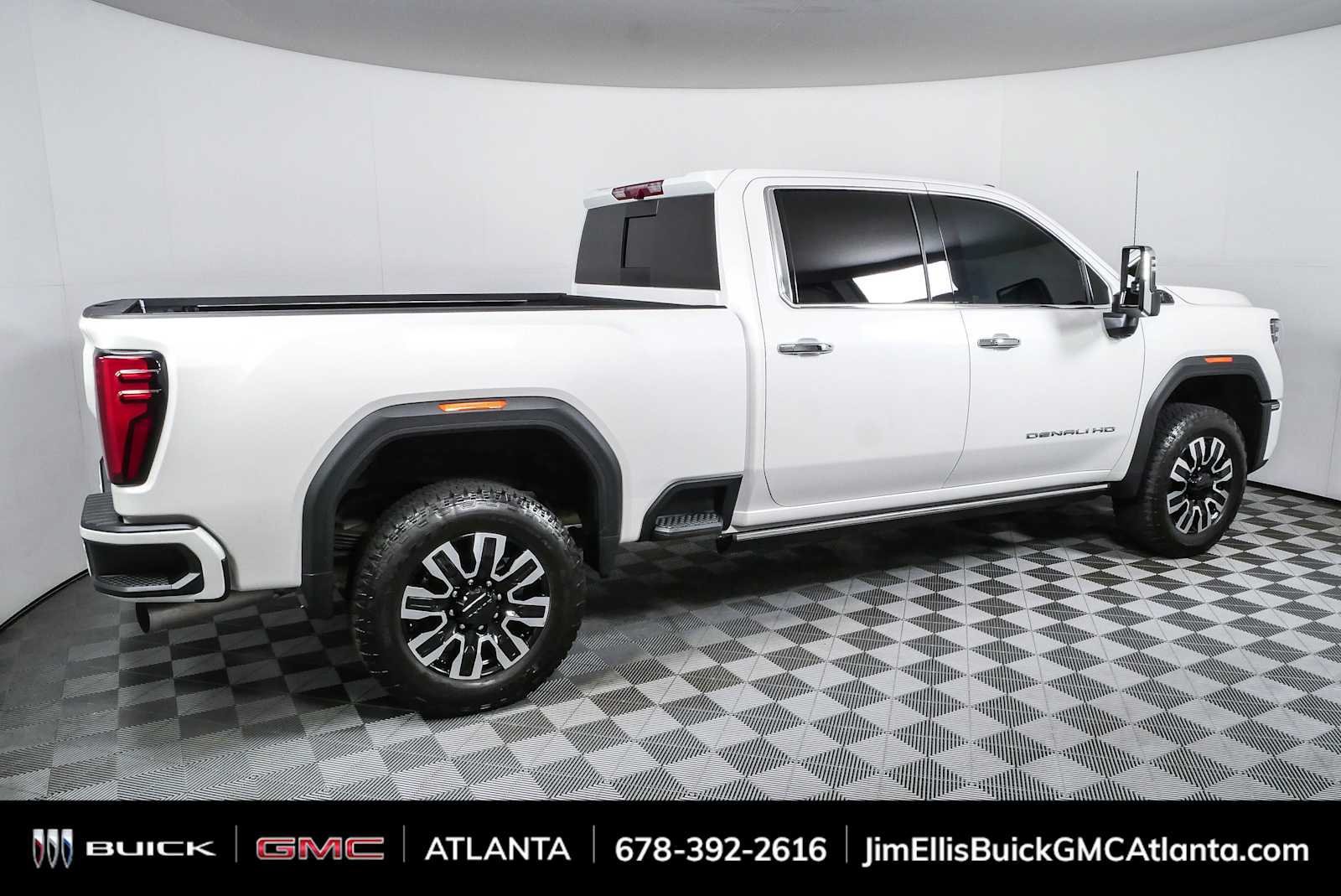 Used 2025 GMC Sierra 2500 Denali Ultimate AWD/4WD image 2