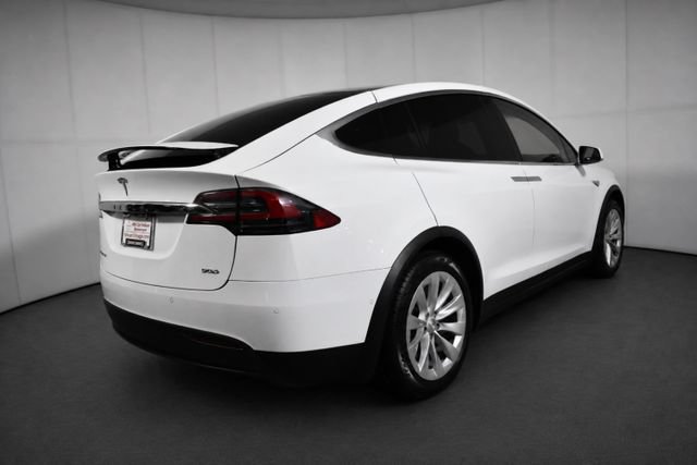 Used 2016 Tesla Model X 90D AWD/4WD image 4