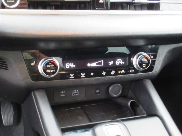 Used 2022 Mitsubishi Outlander SE image 25