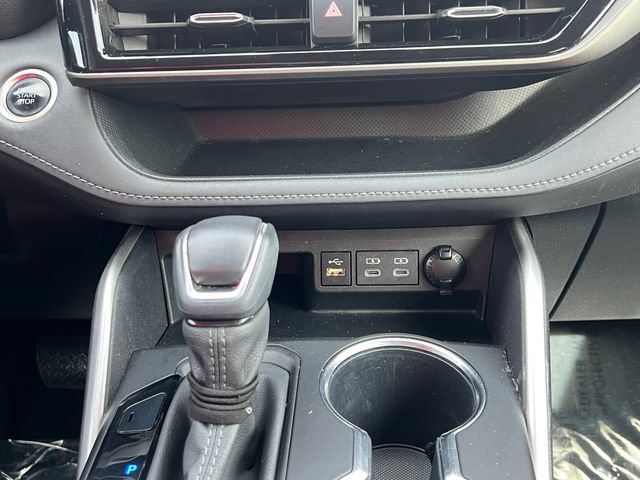 Certified 2025 Toyota Highlander LE FWD image 24