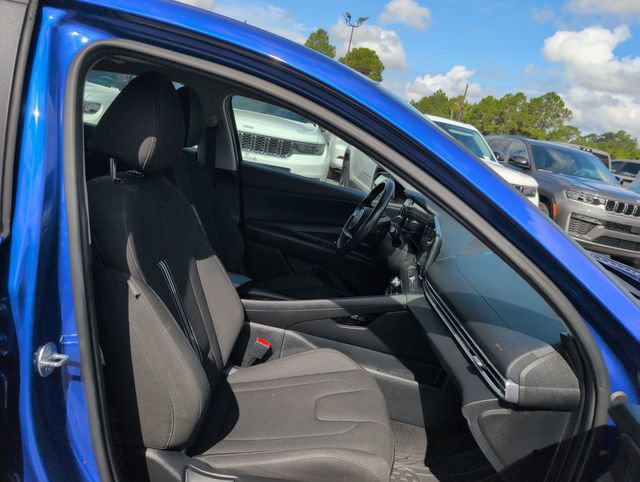 Used 2025 Hyundai Elantra SEL FWD image 31