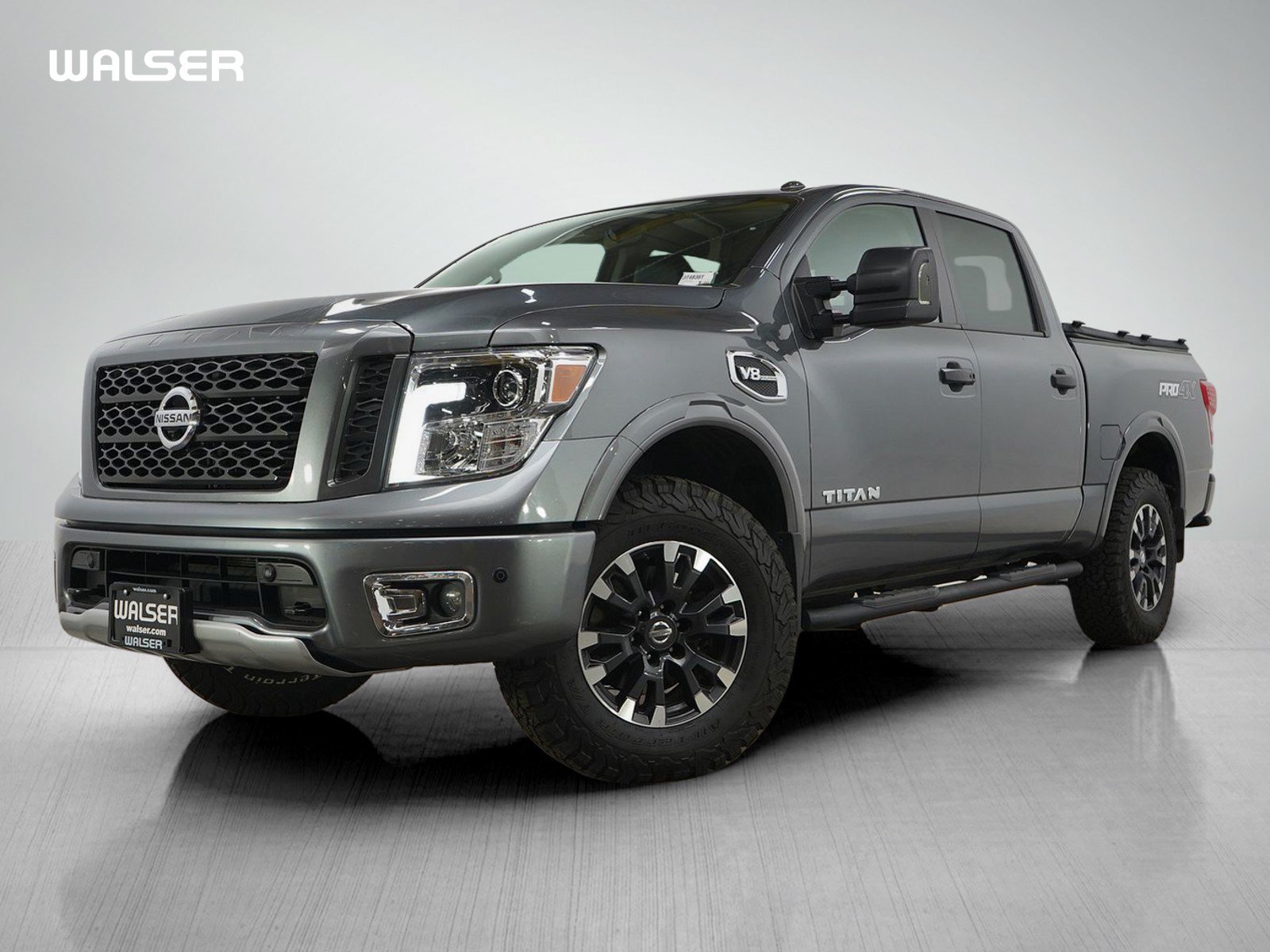 Used 2017 Nissan Titan PRO-4X w/ Pro-4x Convenience Package AWD/4WD image 1