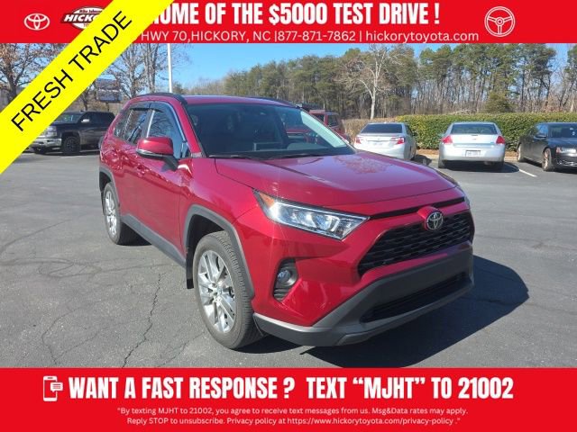 Used 2020 Toyota RAV4 XLE Premium image 3