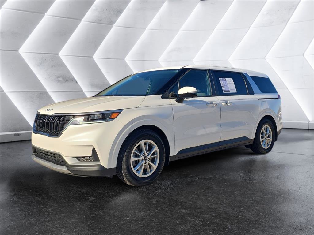 Used 2024 Kia Carnival LX image 1
