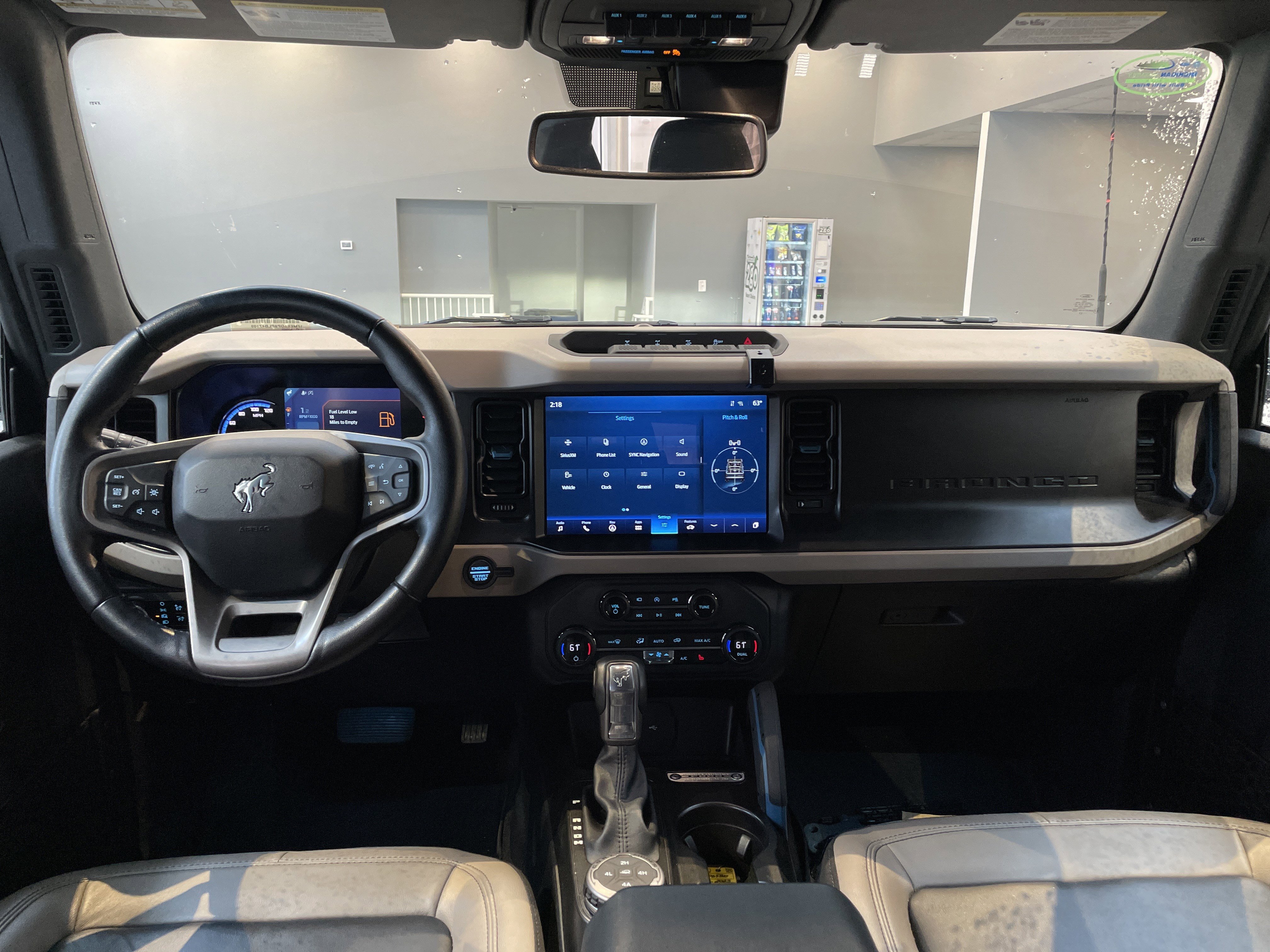 Used 2023 Ford Bronco Wildtrak image 35