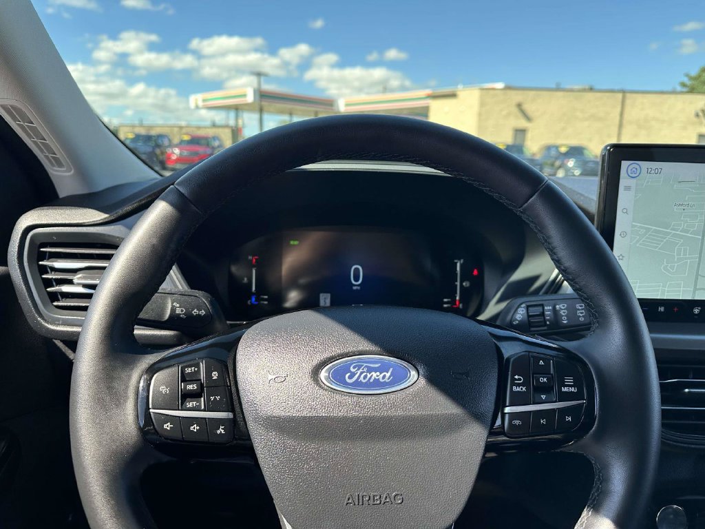 Certified 2023 Ford Escape SE FWD image 17