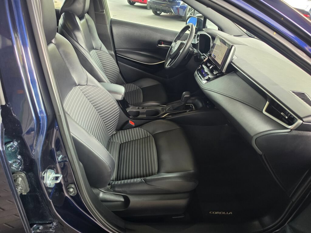 Used 2024 Toyota Corolla XSE FWD image 11