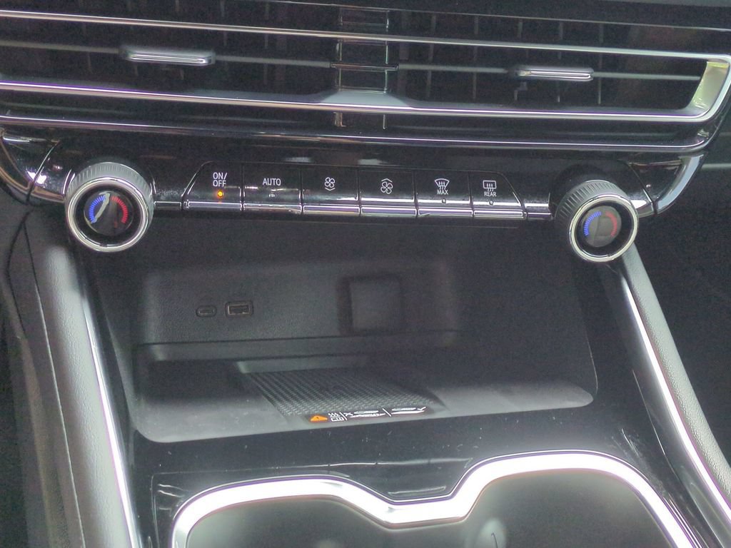 New 2027 Chevrolet Traverse LT w/ Driver Confidence Package FWD image 25