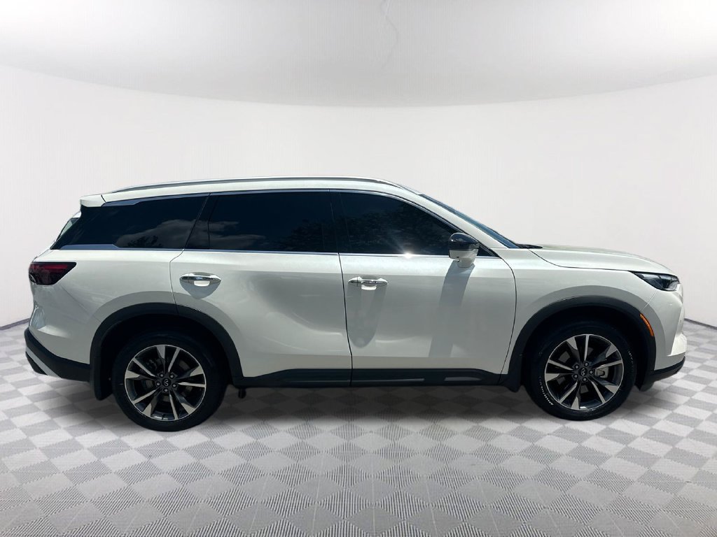 Used 2025 INFINITI QX60 Luxe w/ Vision Package AWD/4WD image 4