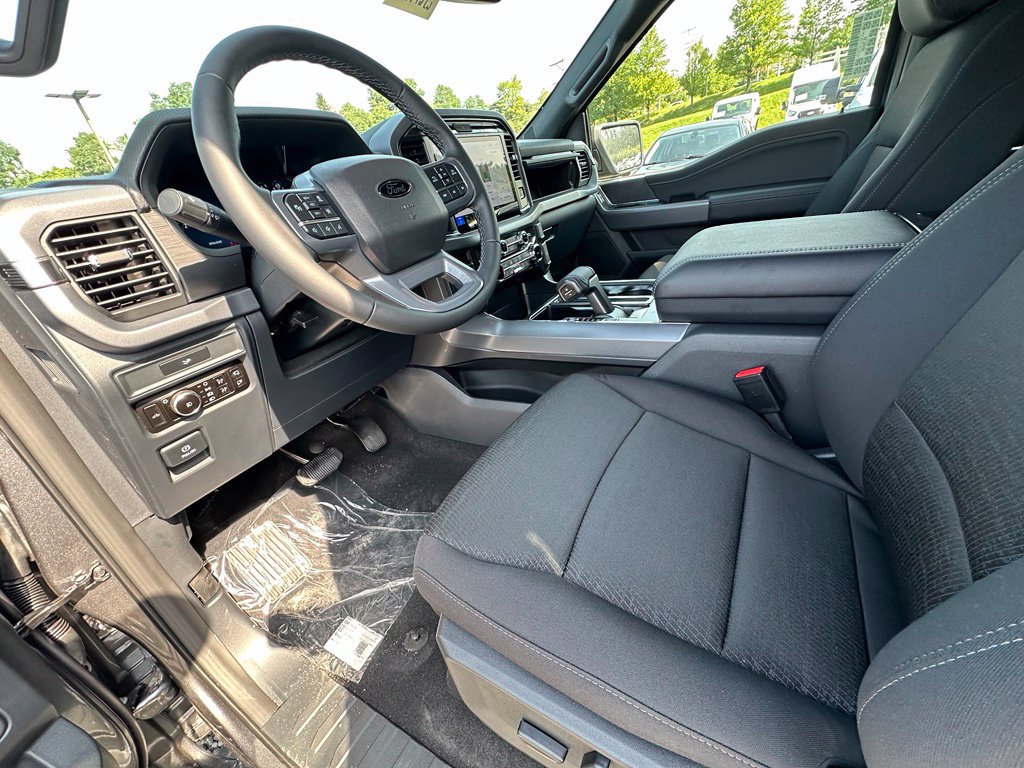 New 2026 Ford F150 XLT w/ Equipment Group 302A MID AWD/4WD image 18