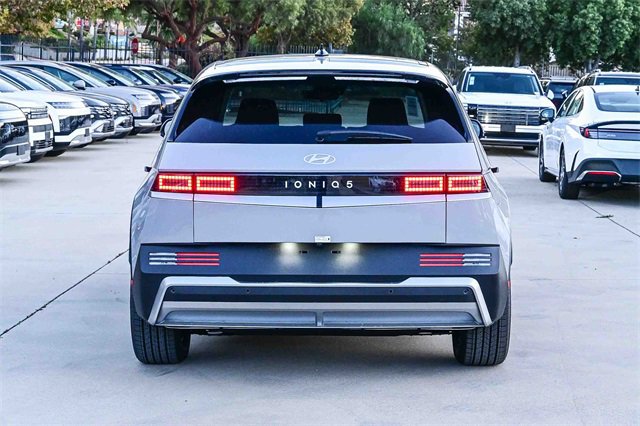 New 2026 Hyundai Ioniq 5 SE image 6
