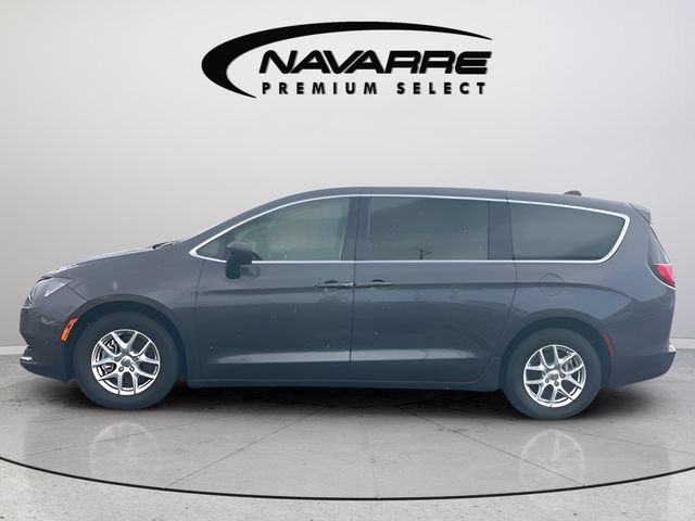 Used 2022 Chrysler Voyager LX FWD image 6