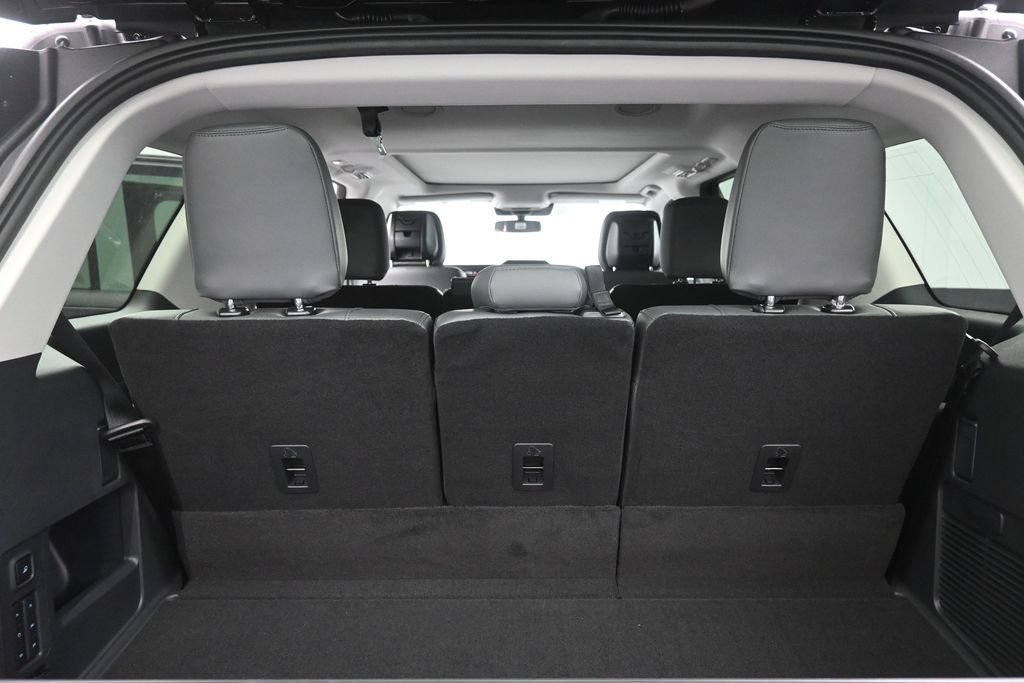 New 2027 Ford Expedition Active RWD image 2