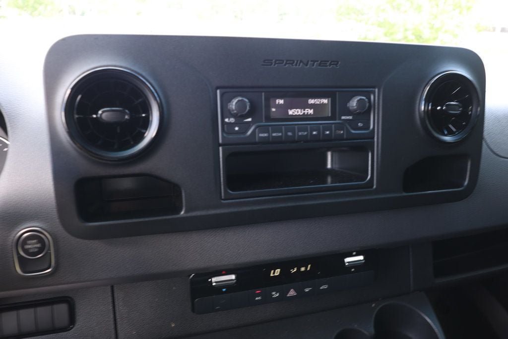 Used 2024 Mercedes-Benz Sprinter 3500 image 17