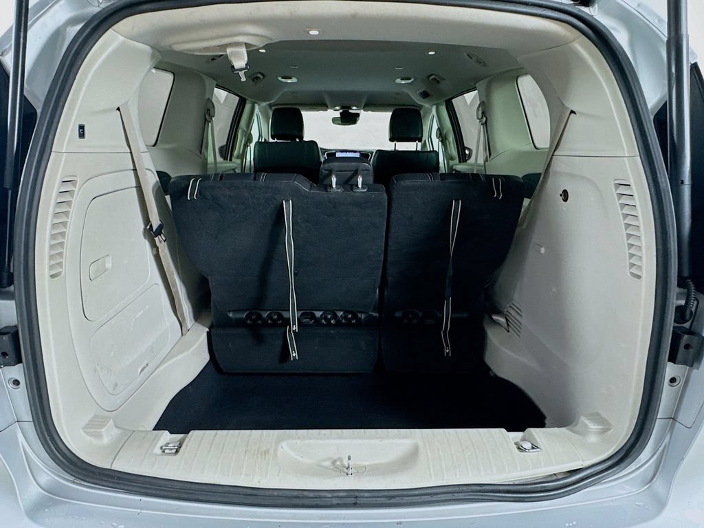 Used 2022 Chrysler Pacifica Touring-L FWD image 29
