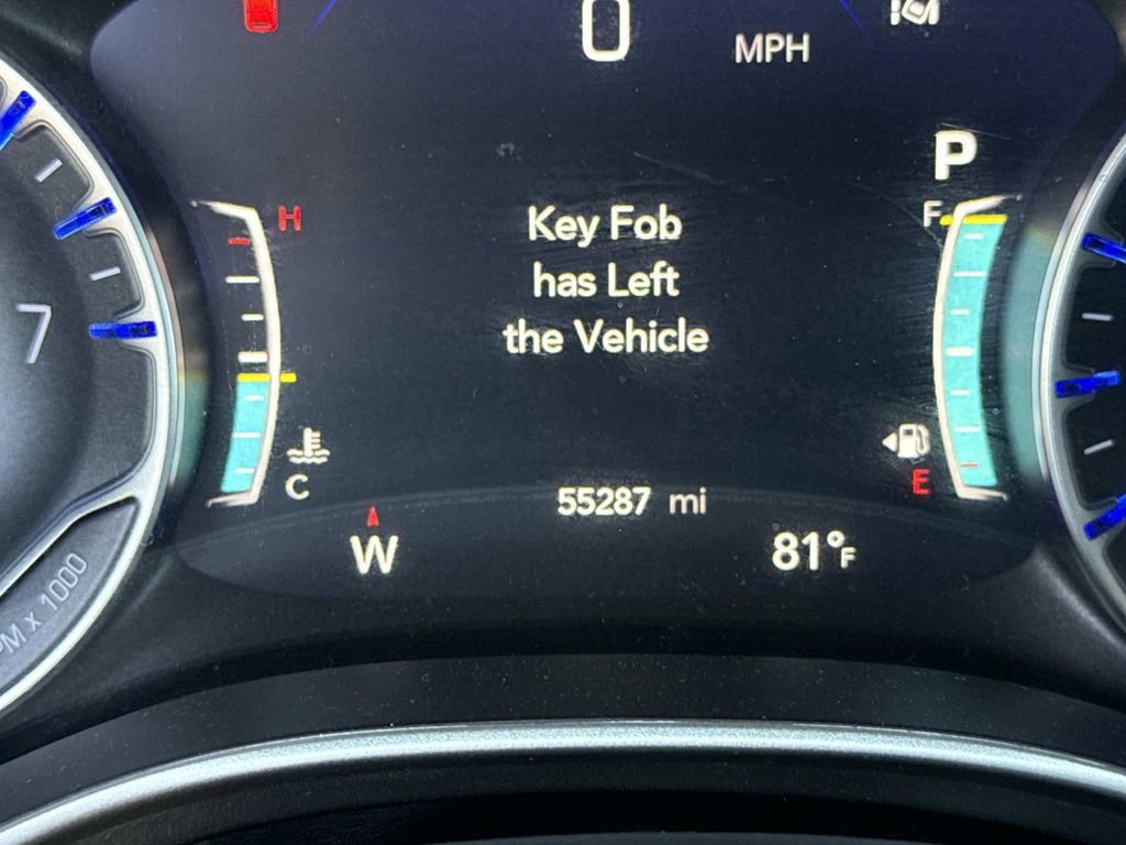 Used 2023 Chrysler Pacifica Touring-L FWD image 41