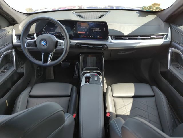 Used 2025 BMW X2 xDrive28i w/ M Sport Package image 14