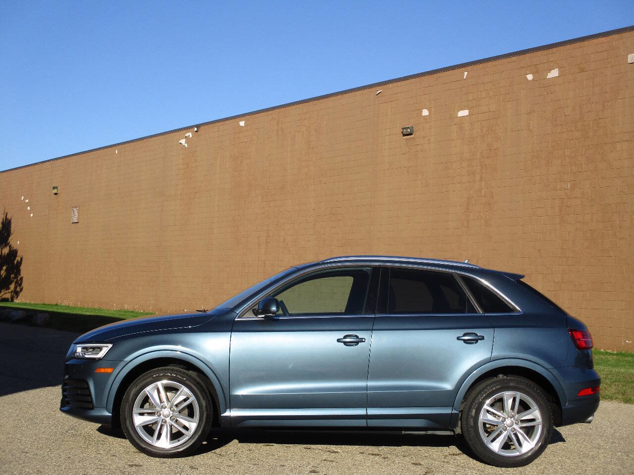 Used 2018 Audi Q3 2.0T Premium Plus w/ Premium Plus Package image 4