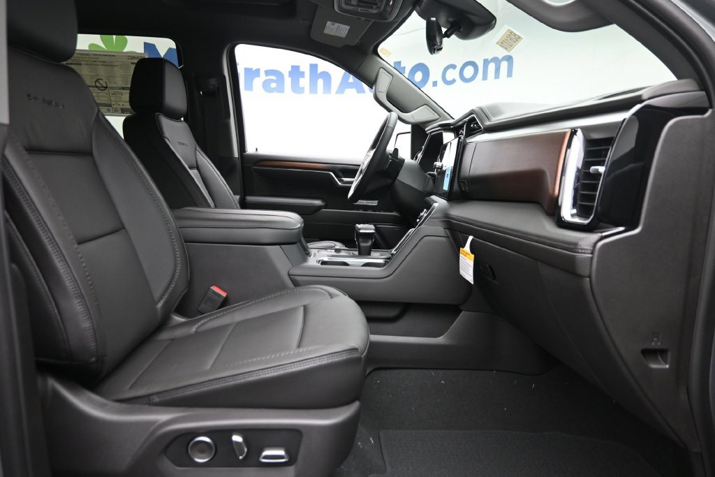 New 2026 GMC Sierra 1500 Denali w/ Denali Reserve Package AWD/4WD image 9