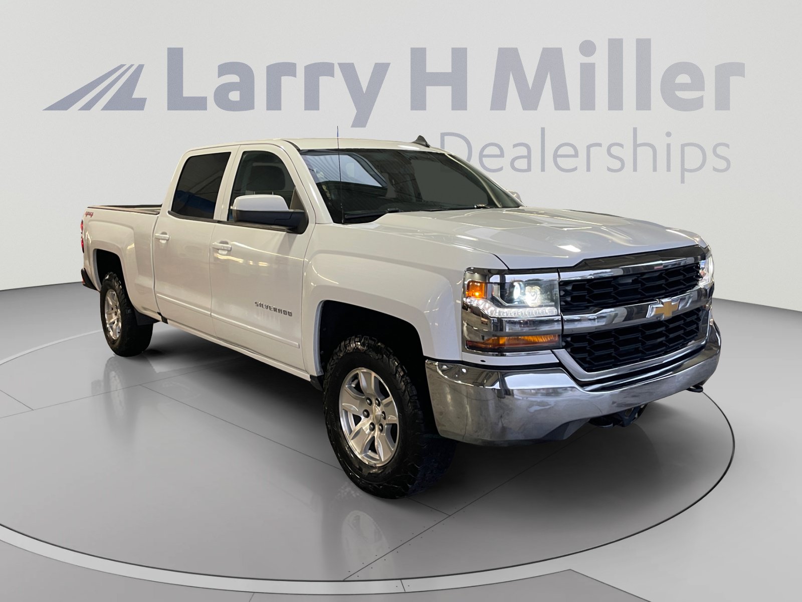 Used 2017 Chevrolet Silverado 1500 LT w/ Trailering Package AWD/4WD image 7