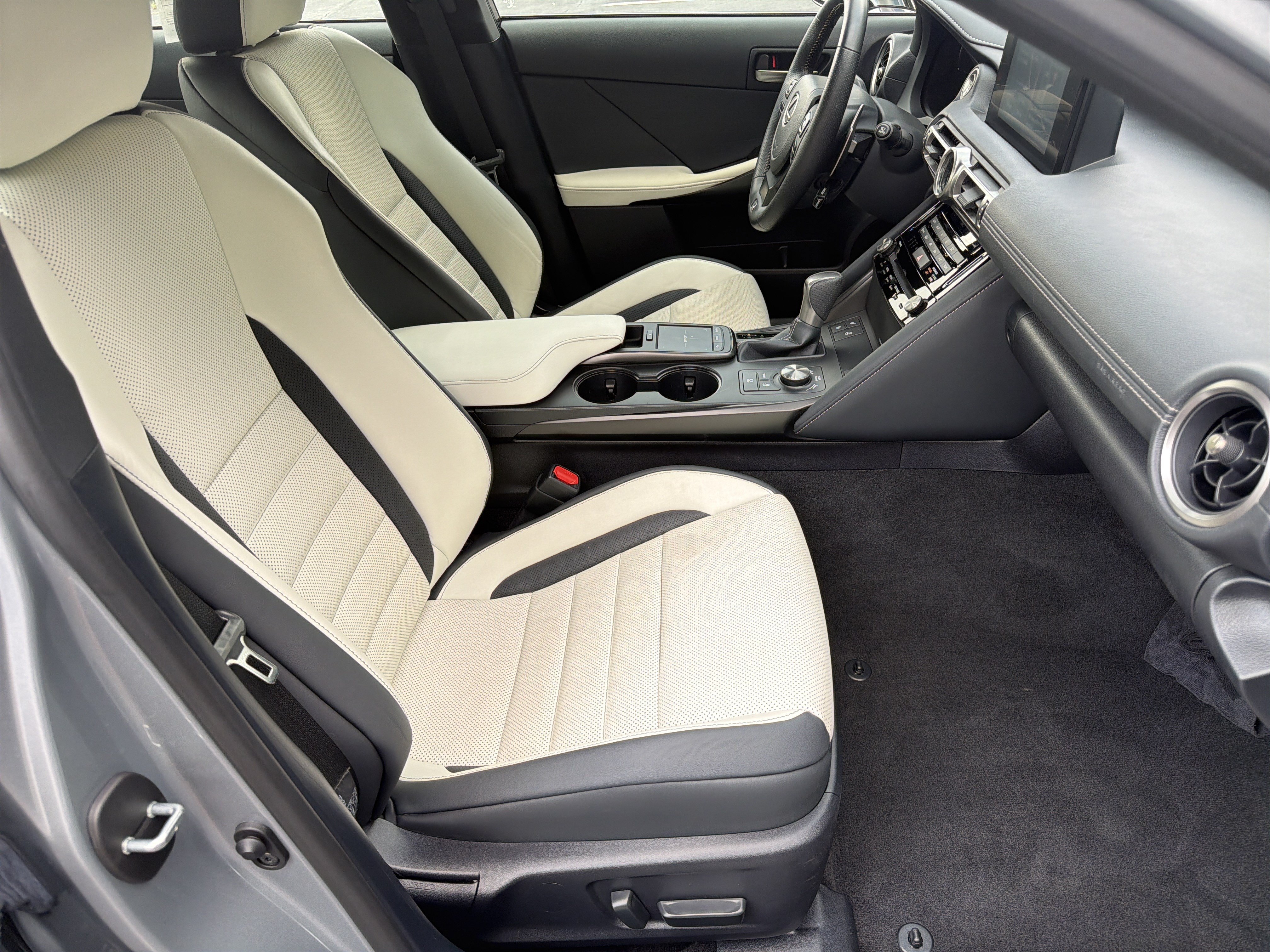 Used 2022 Lexus IS 350 F Sport w/ Accessory Package RWD image 16