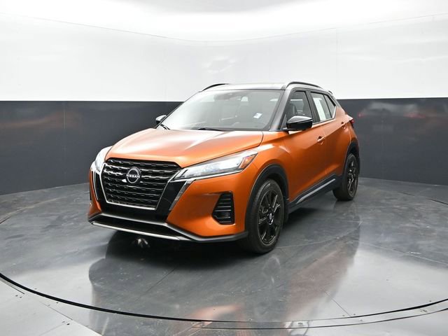 Used 2022 Nissan Kicks SR w/ Premium Package FWD image 4