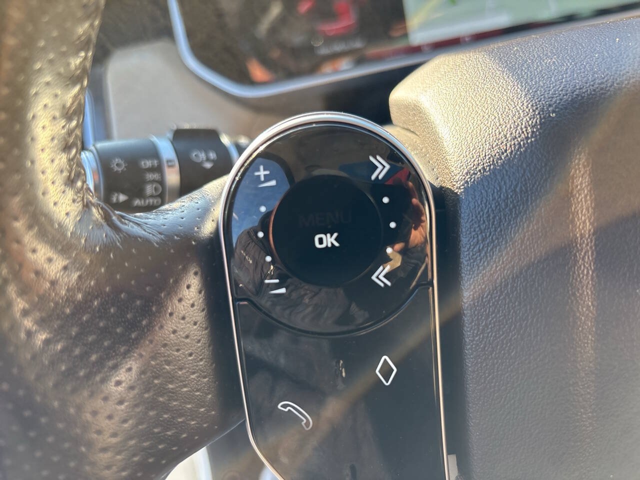 Used 2018 Land Rover Range Rover Sport SE AWD/4WD image 33