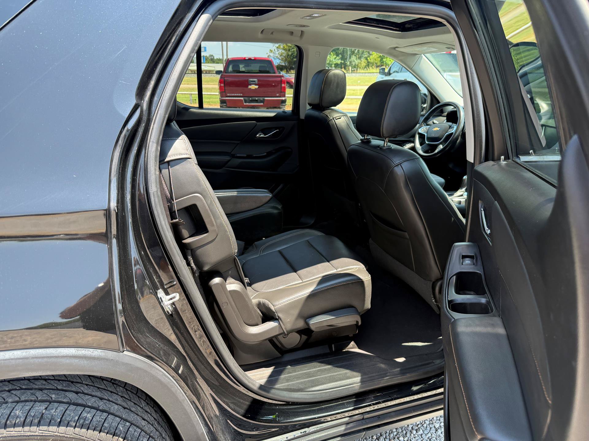 Used 2019 Chevrolet Traverse LT w/ LT Premium Package FWD image 16
