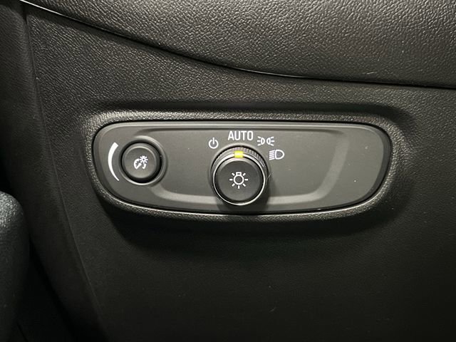 Used 2023 Chevrolet Equinox RS w/ RS Leather Package image 27