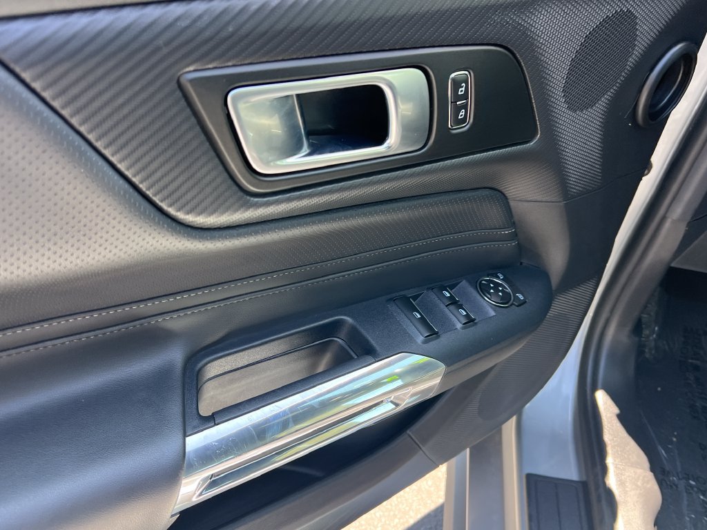 Used 2025 Ford Mustang Premium RWD image 18