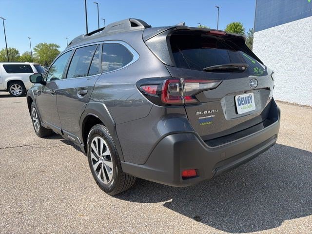 Used 2024 Subaru Outback Premium AWD/4WD image 3